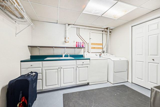 425 E Sternberg Road, Norton Shores City, MI 49441