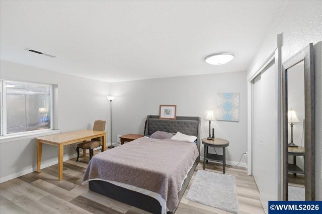 1815 S Skyline Ct, Salem, OR 97306