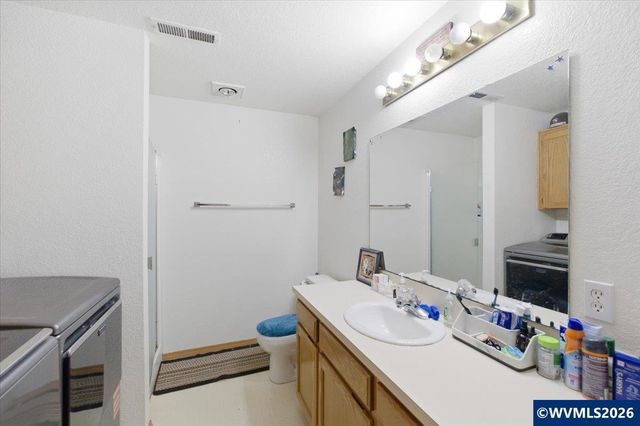 1815 S Skyline Ct, Salem, OR 97306