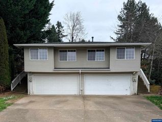 1815 S Skyline Ct, Salem, OR 97306