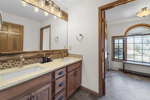 4227 Savannah Court, Middleton, WI 53562