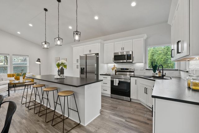 826 Thomas Ln, Newport, WA 99156