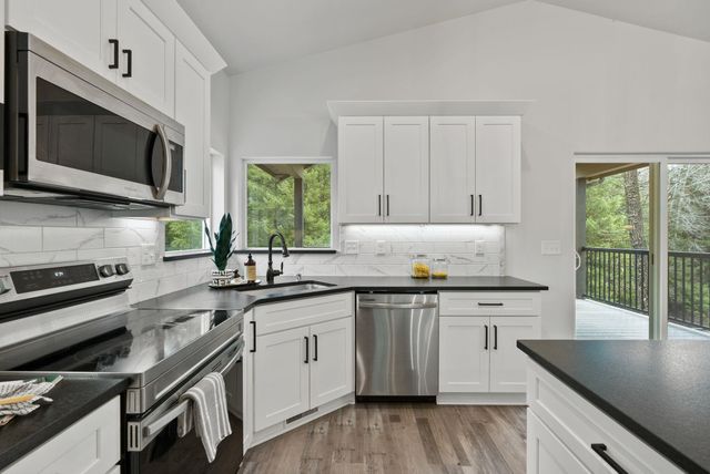 826 Thomas Ln, Newport, WA 99156