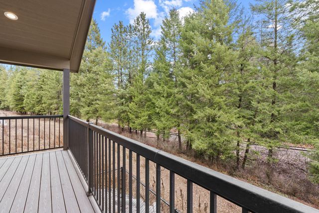 826 Thomas Ln, Newport, WA 99156