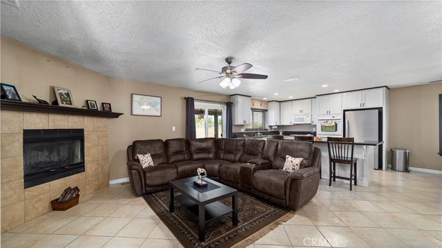 8530 11th, Hesperia, CA 92345