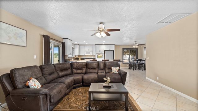 8530 11th, Hesperia, CA 92345