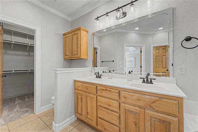 5200 Blaire Mont Road, Bentonville, AR 72713
