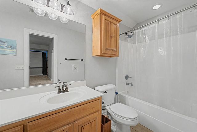 5200 Blaire Mont Road, Bentonville, AR 72713