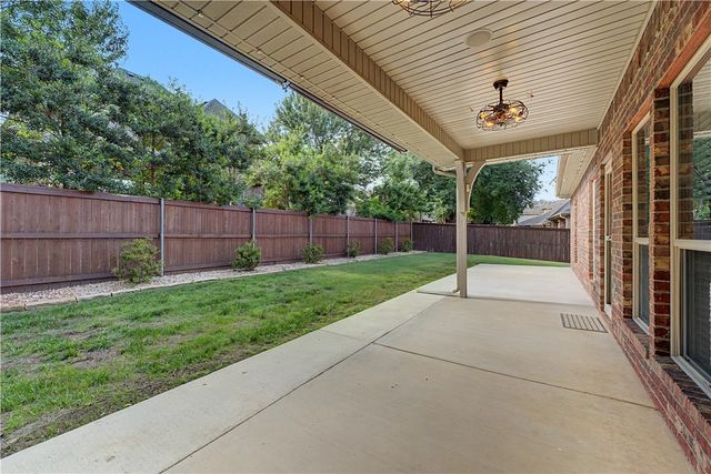 5200 Blaire Mont Road, Bentonville, AR 72713