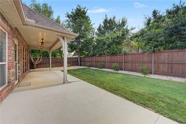 5200 Blaire Mont Road, Bentonville, AR 72713