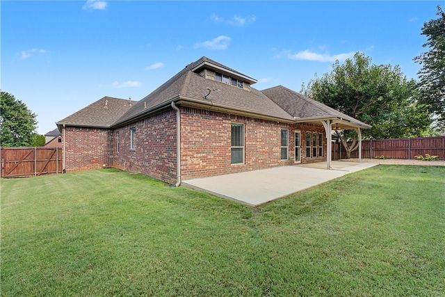 5200 Blaire Mont Road, Bentonville, AR 72713