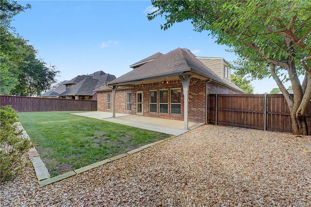 5200 Blaire Mont Road, Bentonville, AR 72713