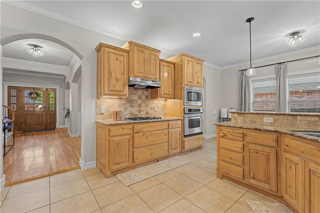 5200 Blaire Mont Road, Bentonville, AR 72713