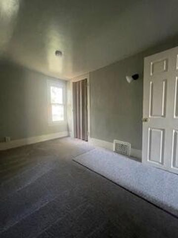 1513 E Oakland Avenue, Lansing, MI 48906