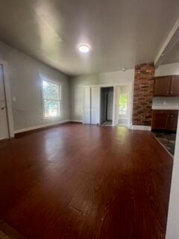 1513 E Oakland Avenue, Lansing, MI 48906