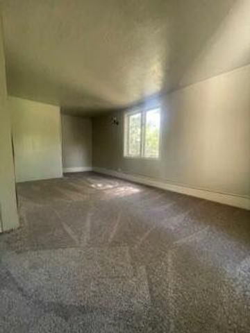 1513 E Oakland Avenue, Lansing, MI 48906