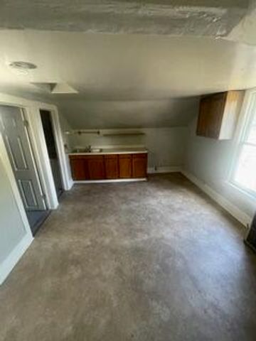 1513 E Oakland Avenue, Lansing, MI 48906