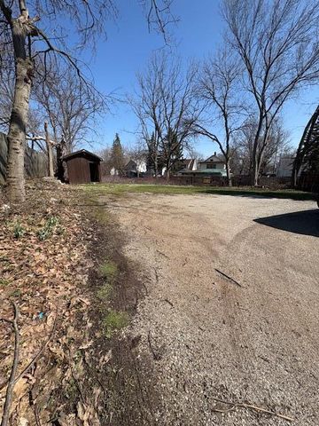 1513 E Oakland Avenue, Lansing, MI 48906
