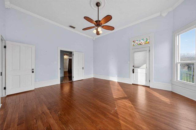 517 S Boyd Street, Lindale, TX 75771