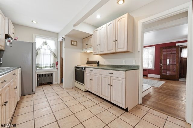 27 Reservoir Pl, Belleville Twp., NJ 07109