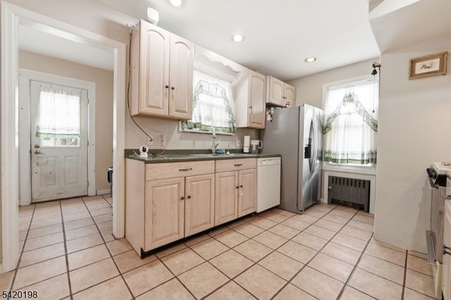 27 Reservoir Pl, Belleville Twp., NJ 07109