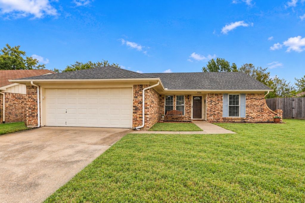 8028 Katie Lane, Watauga, TX 76148 — photo 2