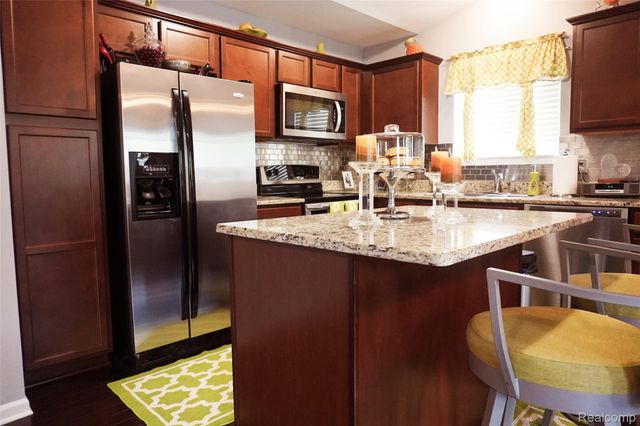 30245 Bradmore Road, Warren, MI 48092