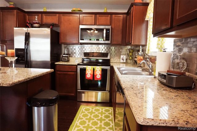 30245 Bradmore Road, Warren, MI 48092