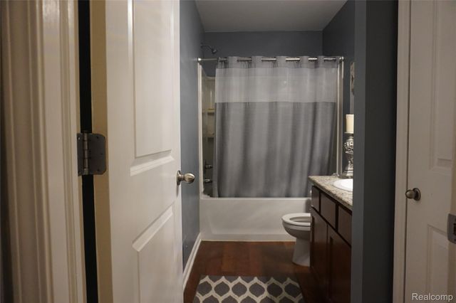 30245 Bradmore Road, Warren, MI 48092