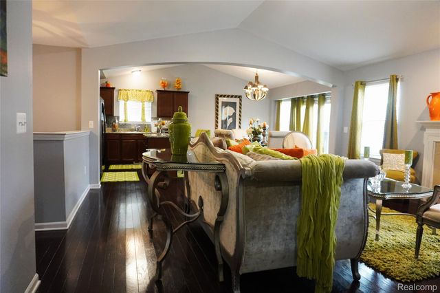 30245 Bradmore Road, Warren, MI 48092
