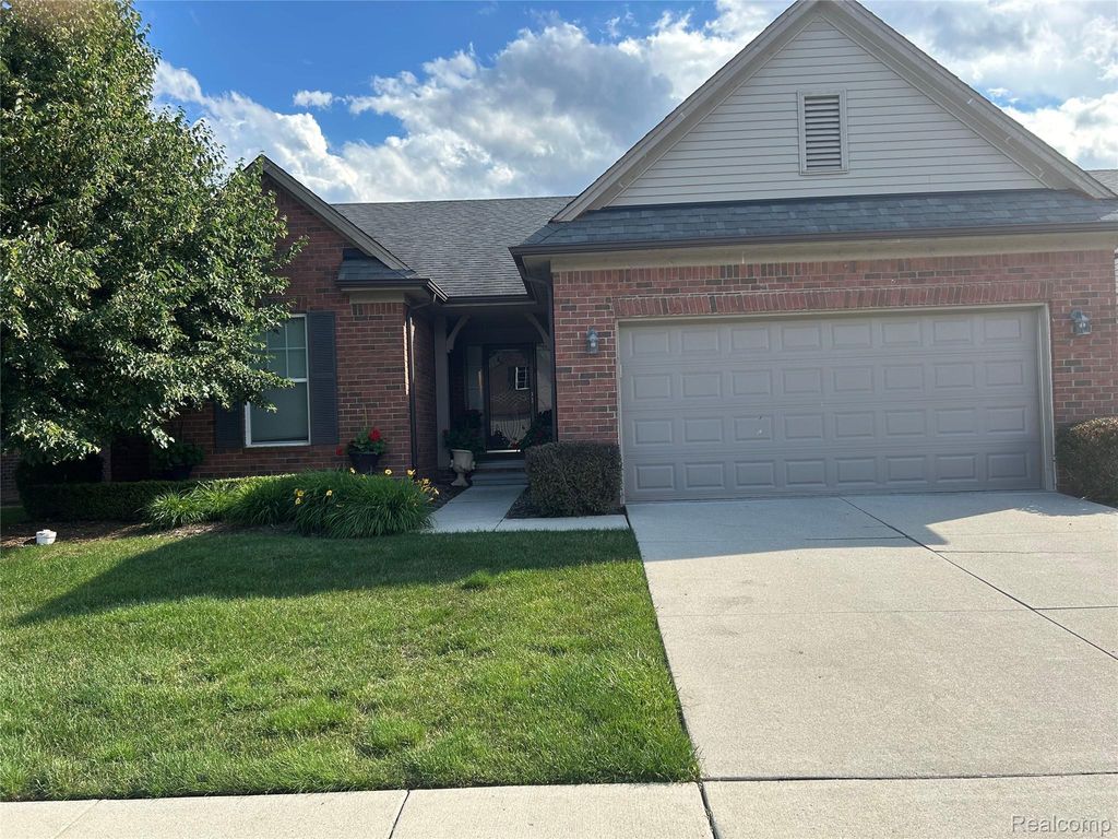 30245 Bradmore Road, Warren, MI 48092