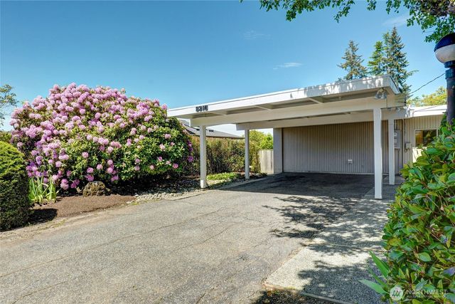 8210 SE 36th Street, Mercer Island, WA 98040