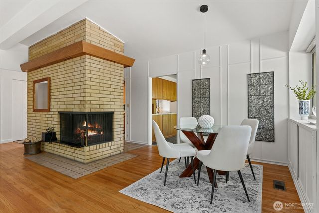 8210 SE 36th Street, Mercer Island, WA 98040