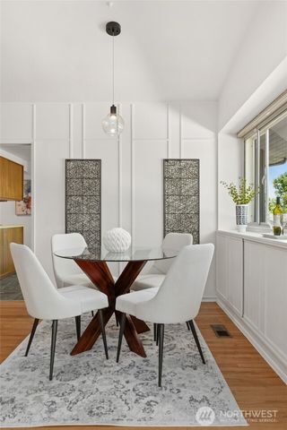 8210 SE 36th Street, Mercer Island, WA 98040