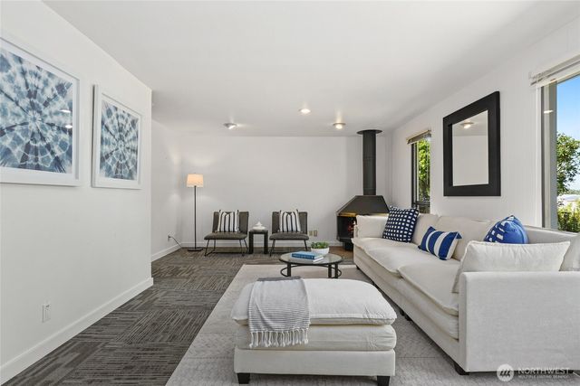 8210 SE 36th Street, Mercer Island, WA 98040