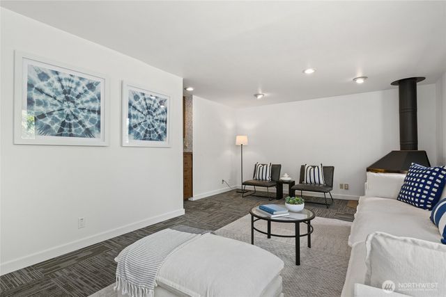 8210 SE 36th Street, Mercer Island, WA 98040