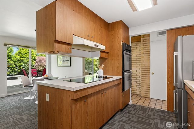8210 SE 36th Street, Mercer Island, WA 98040