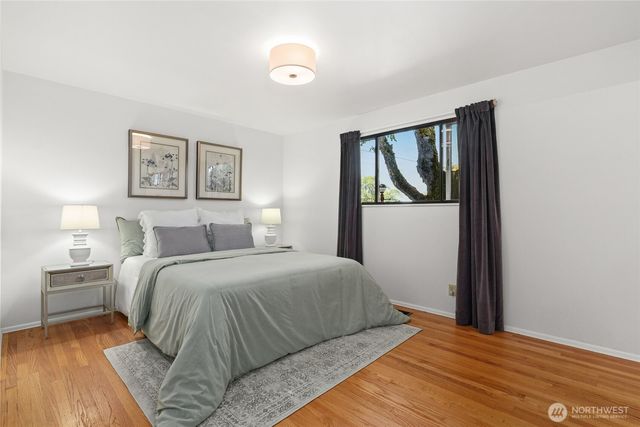 8210 SE 36th Street, Mercer Island, WA 98040