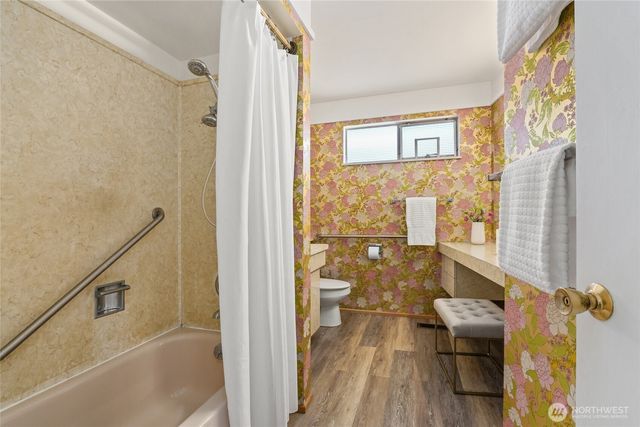 8210 SE 36th Street, Mercer Island, WA 98040