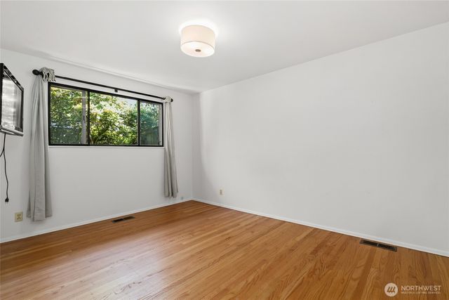 8210 SE 36th Street, Mercer Island, WA 98040