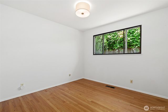 8210 SE 36th Street, Mercer Island, WA 98040