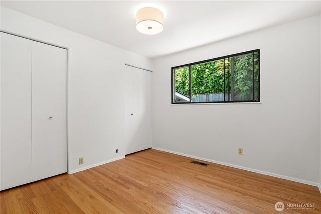 8210 SE 36th Street, Mercer Island, WA 98040