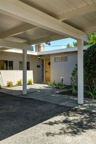 8210 SE 36th Street, Mercer Island, WA 98040