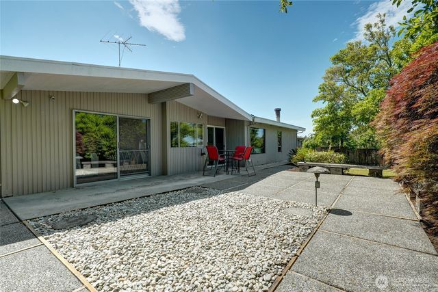 8210 SE 36th Street, Mercer Island, WA 98040