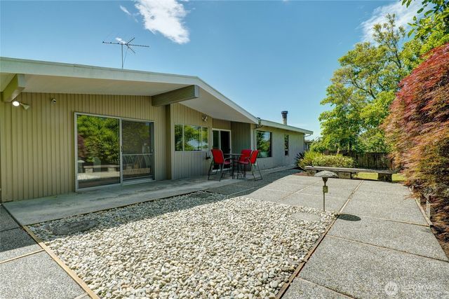 8210 SE 36th Street, Mercer Island, WA 98040