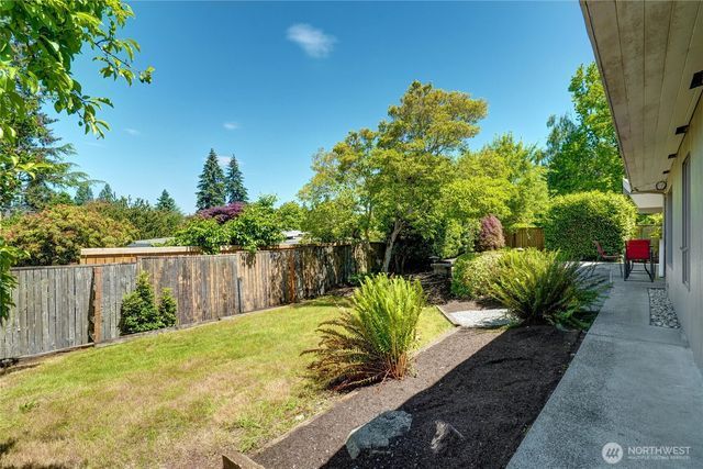 8210 SE 36th Street, Mercer Island, WA 98040