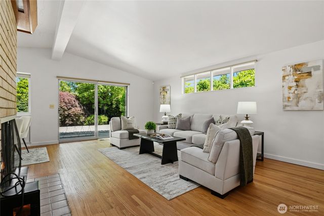 8210 SE 36th Street, Mercer Island, WA 98040
