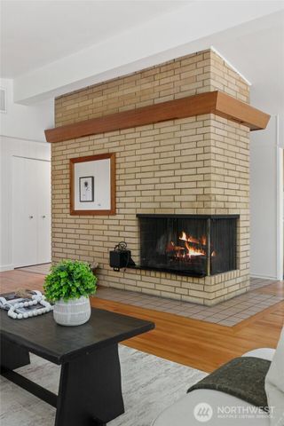 8210 SE 36th Street, Mercer Island, WA 98040