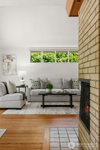 8210 SE 36th Street, Mercer Island, WA 98040