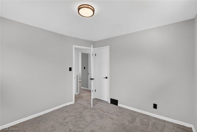 568 Heather Lane, Bedford, OH 44146